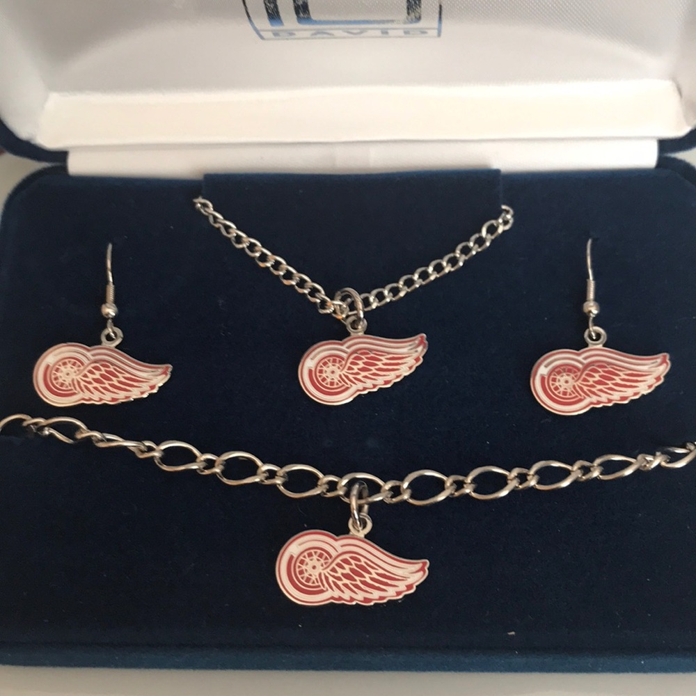 Rare vintage Peter David Red Wings Set. NIB
